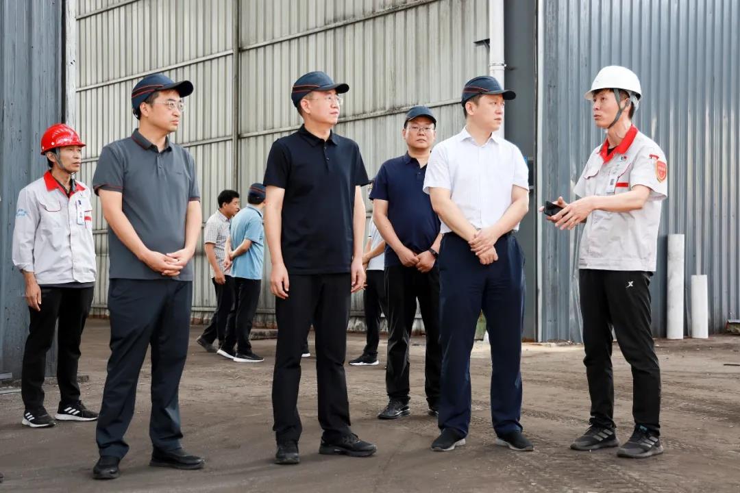 市委常委、副市長、翼城縣委書記王淵到華翔（翼城）新材料科技園現(xiàn)場(chǎng)辦公