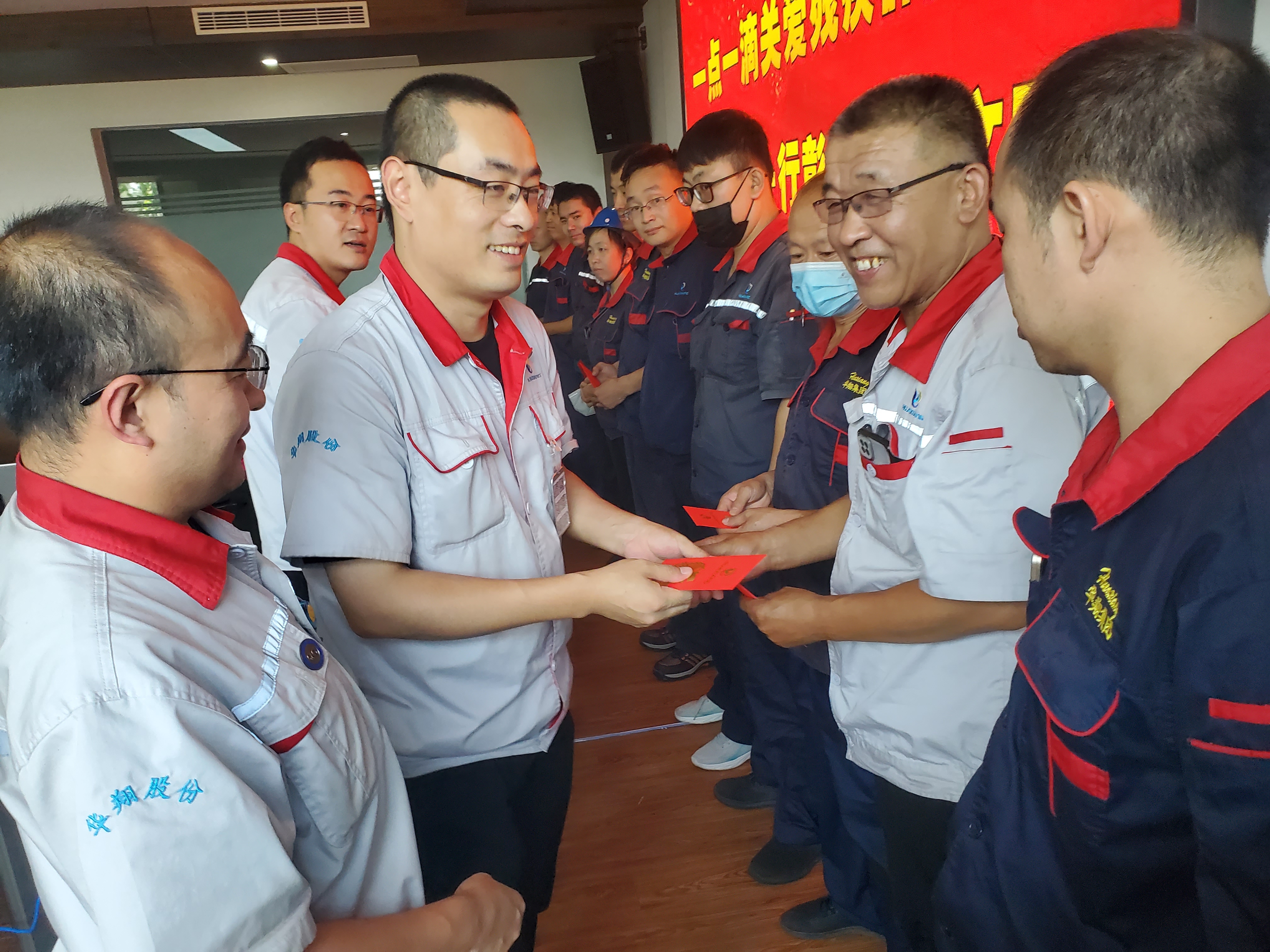 “扶殘助殘有你有我”，華翔很暖心！